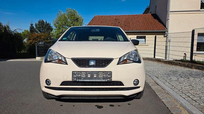 Beige Gebraucht 2015 Seat Mii Style Kleinwagen | 7.599 € (Fairer Preis) - Bild 1/4