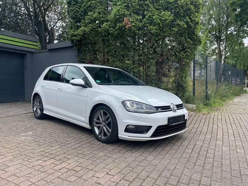 Weiß Gebraucht 2014 VW Golf VII Highline Limousine | 11.350 € (Etwas zu teuer) - Bild 1/4