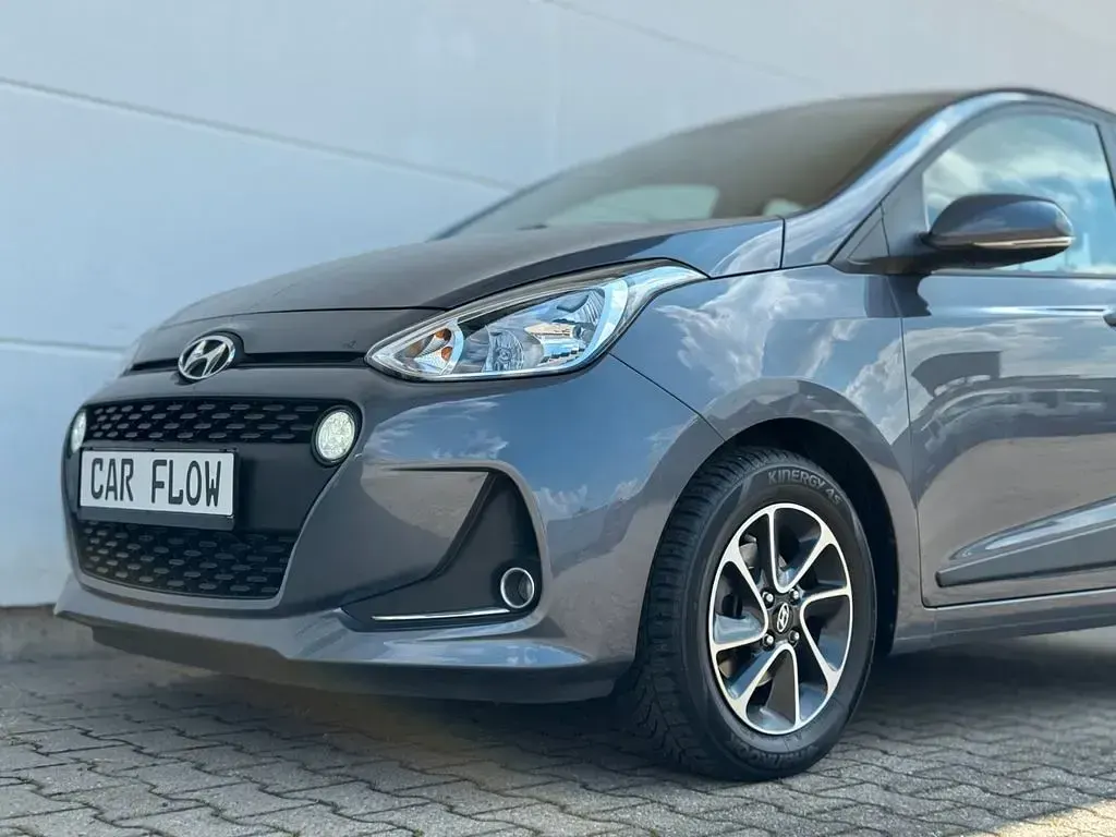 Gebraucht Hyundai i10 67 PS (49 kW) 2018 Grau Kleinwagen