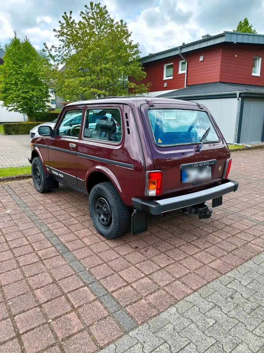 Usata Lada niva 83 CV (61 kW) 2014 Rosso SUV