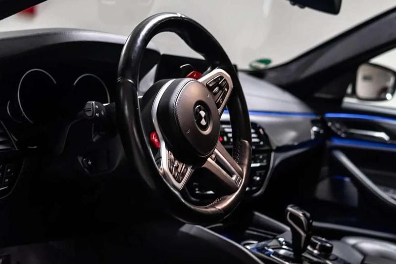 Weiß Gebraucht 2018 BMW M5 Limousine | 50.298 € - Bild 1/2