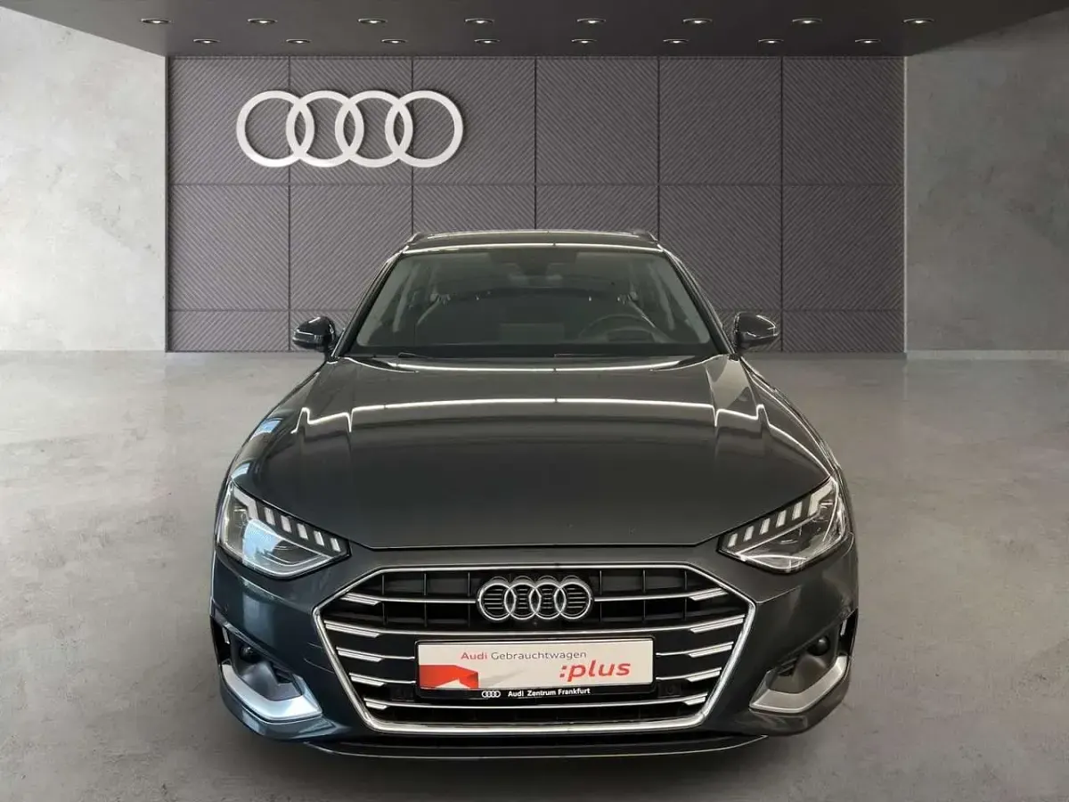 Gebraucht Audi A4 Advanced 163 PS (119 kW) 2023 Grau Kombi