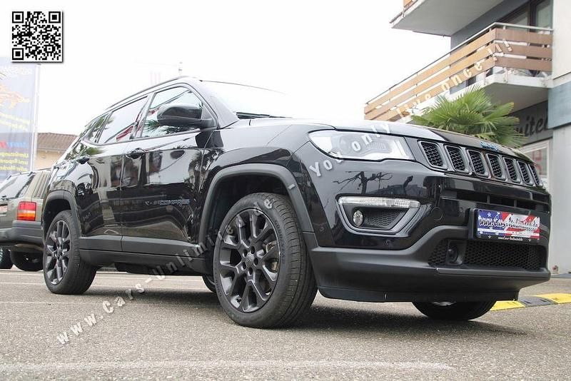 Second-hand Jeep Compass 179 CP (131 kW) 2021 Negru SUV