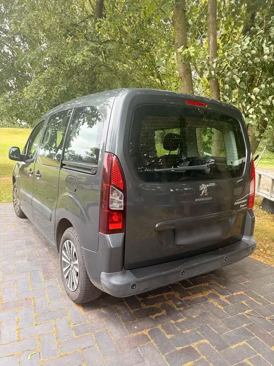 Gebraucht Peugeot Partner Tepee 114 PS (83 kW) 2013 Grau Van / Kleinbus