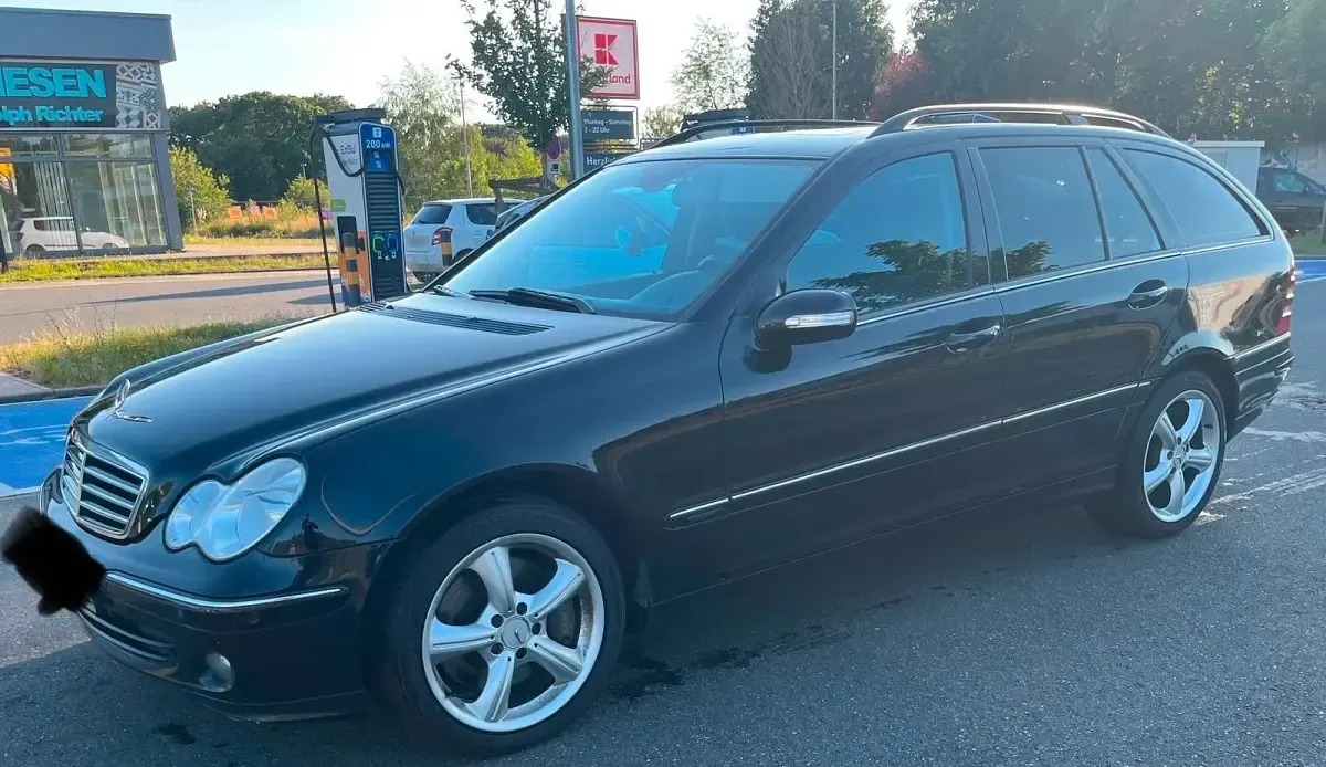 Gebraucht Mercedes C320 224 PS (164 kW) 2005 Blau Kombi