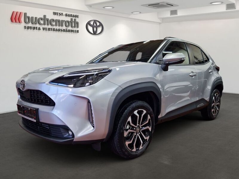 Silber Neu 2025 Toyota Yaris Cross Team SUV | 31.900 € - Bild 1/4