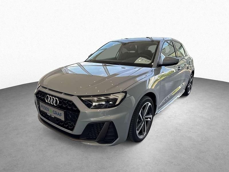 Pfeilgrauperleffekt Neu 2025 Audi A1 Sportback S-Line Kleinwagen | 33.360 € (Fairer Preis) - Bild 1/4