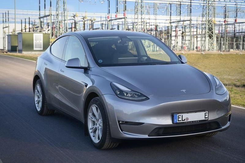 Gebraucht Tesla Model Y 378 kW (514 PS) 2023 Silber SUV