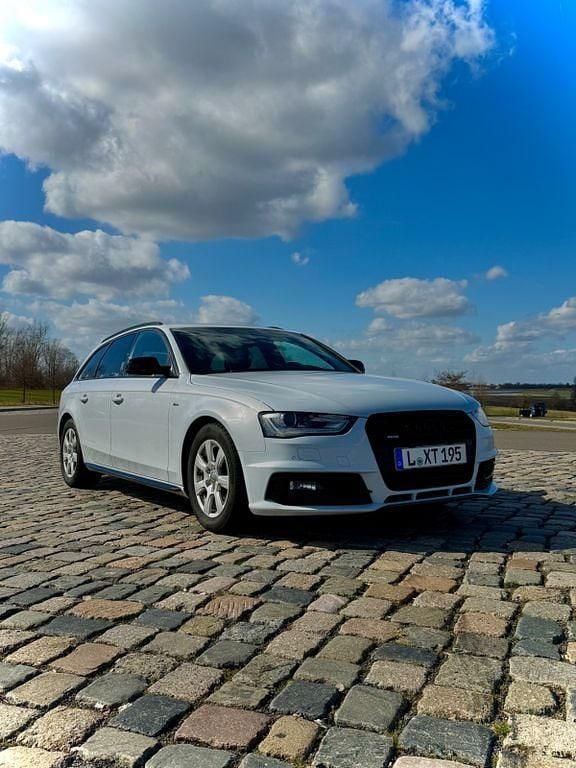 Gebraucht Audi A4 S-Line 150 PS (110 kW) 2015 Weiß Kombi