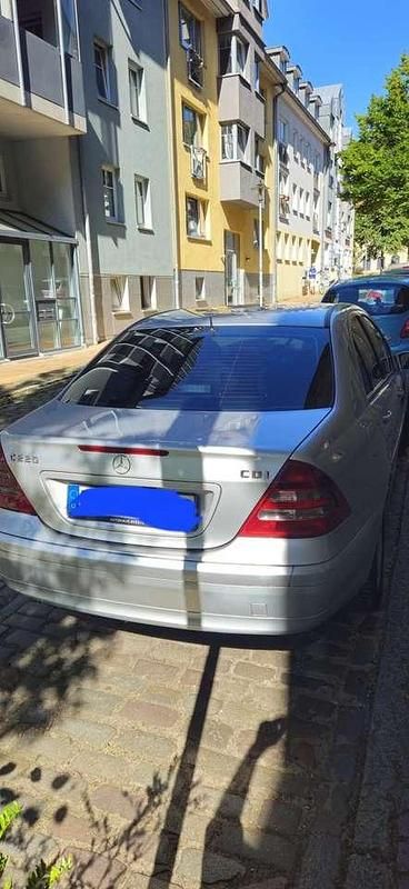 Gebraucht Mercedes C220 143 PS (105 kW) 2004 Limousine