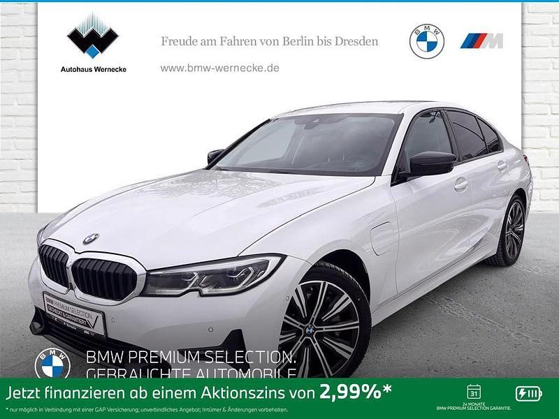 Alpinweiß uni Gebraucht 2021 BMW 330e Sport Line Limousine | 30.906 € (Fairer Preis) - Bild 1/4