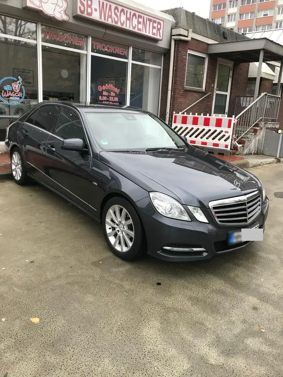 Gebraucht Mercedes E220 Avantgarde 170 PS (125 kW) 2011 Grau Limousine