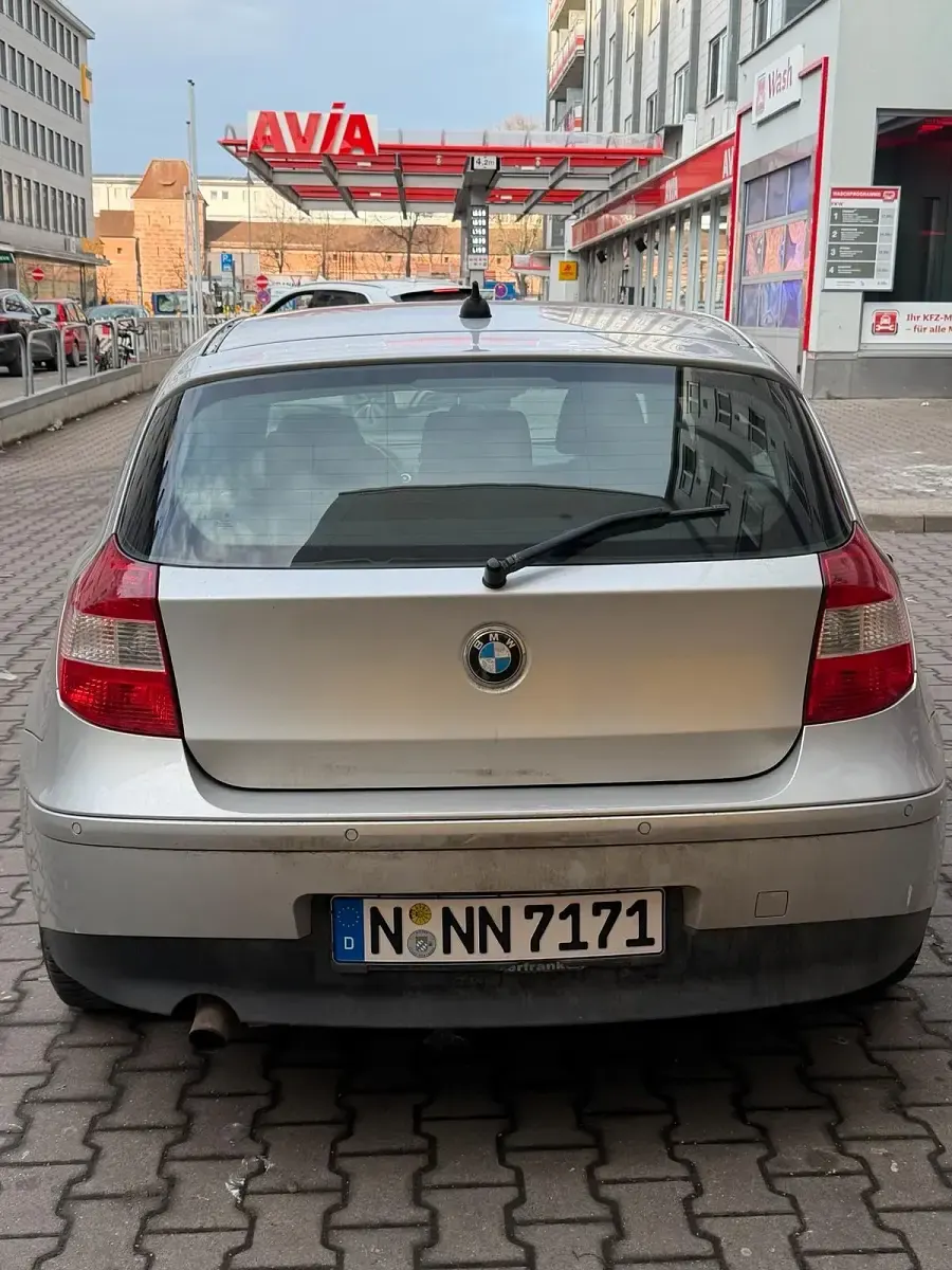 Gebraucht BMW 118 122 PS (89 kW) 2005 Silber Kleinwagen