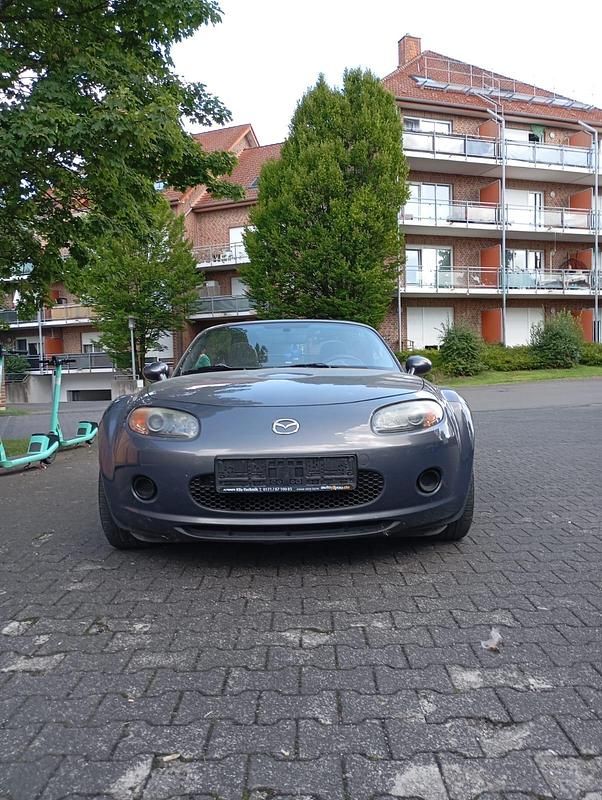 Grau Gebraucht 2006 Mazda MX5 Cabrio | 4.900 € (Superpreis) - Bild 1/4