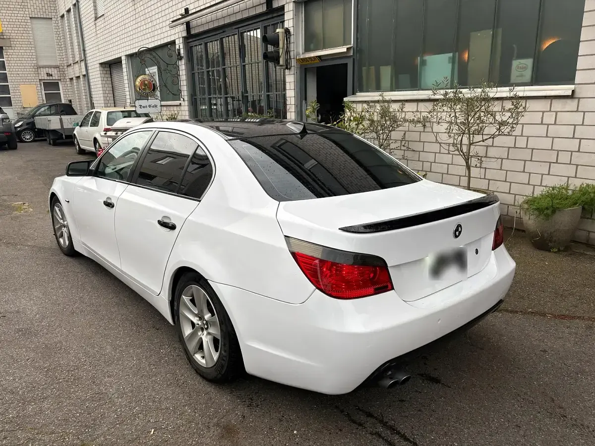 Gebraucht BMW 520 172 PS (126 kW) 2003 Silber Limousine