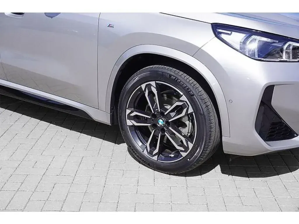 Gebraucht BMW X1 M Sport 218 PS (160 kW) 2025 Spacesilber SUV