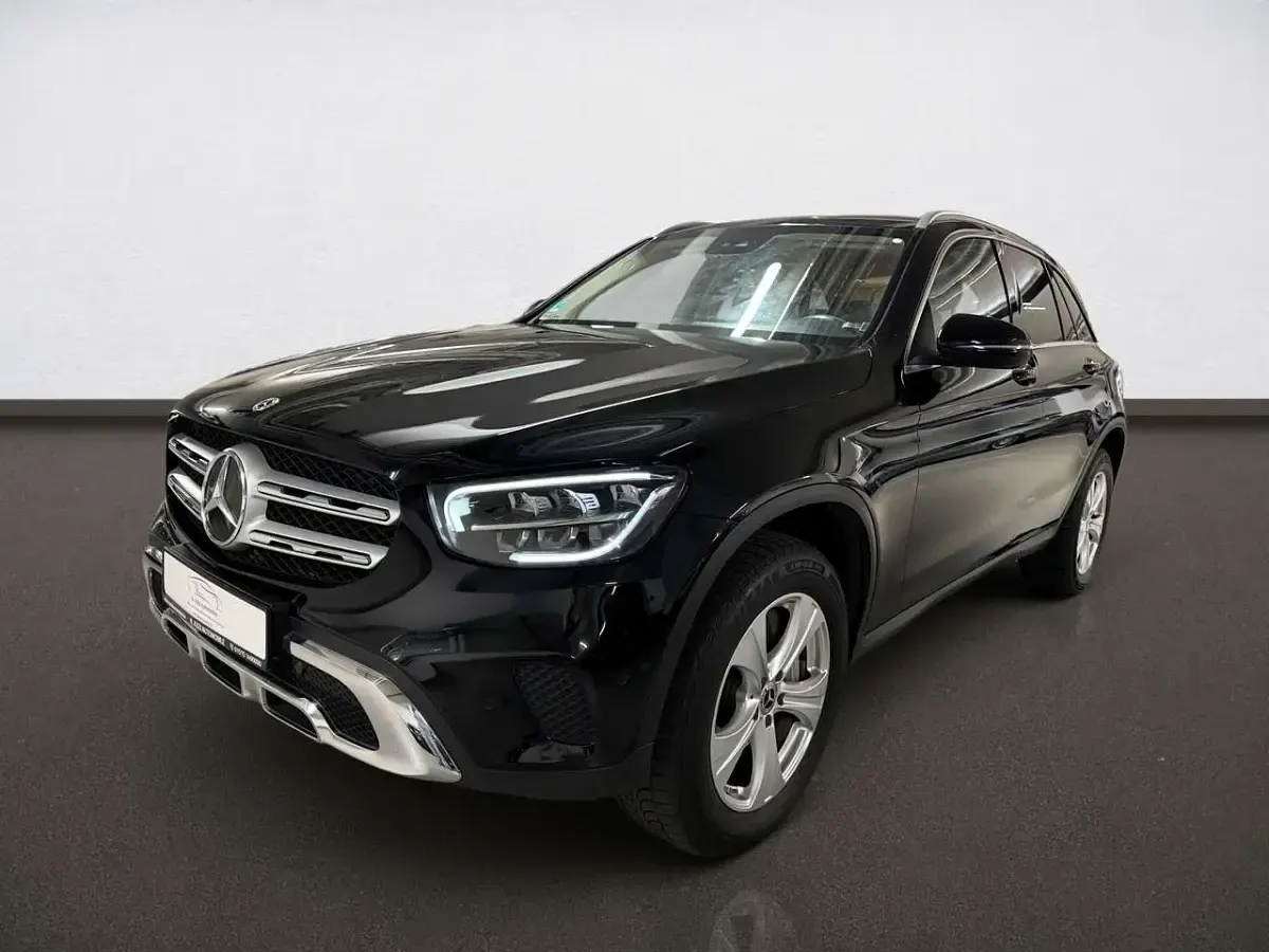 Gebraucht Mercedes GLC300 194 PS (142 kW) 2022 Schwarz  unilack SUV