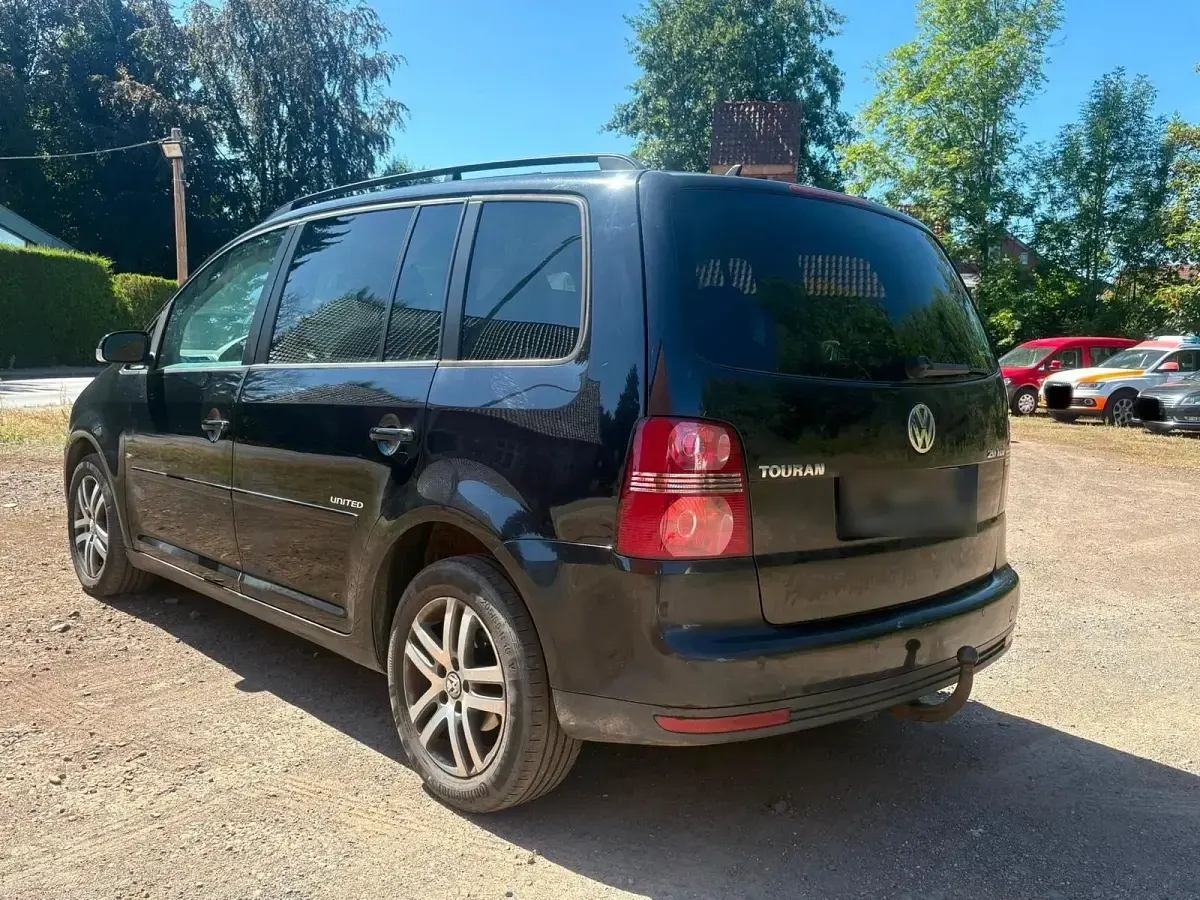 Gebraucht VW Touran United 128 PS (94 kW) 2008 Schwarz Van / Kleinbus