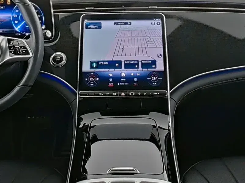 Gebraucht Mercedes EQE300 AMG 180 kW (245 PS) 2025 Schwarz Limousine