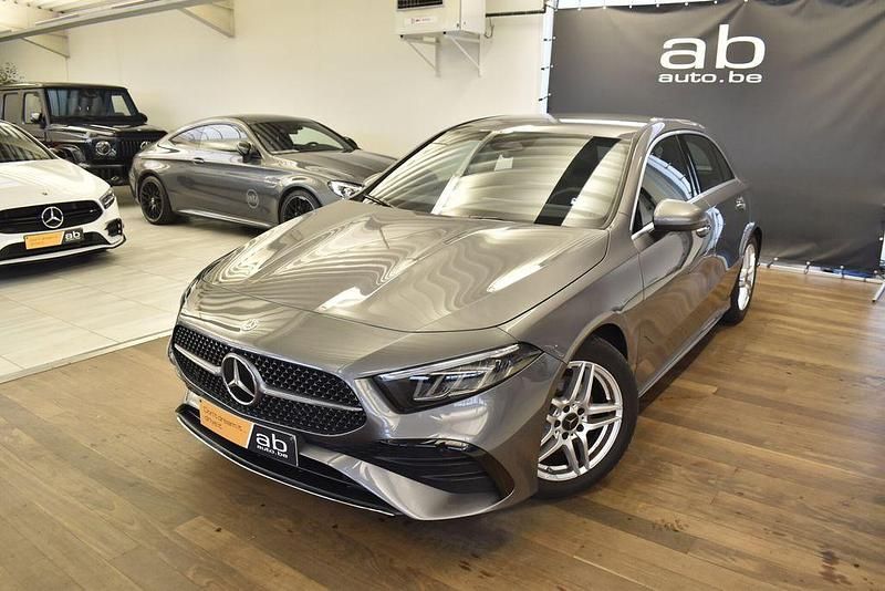 Gebraucht Mercedes A200 AMG line 163 PS (119 kW) 2024 Grau Limousine