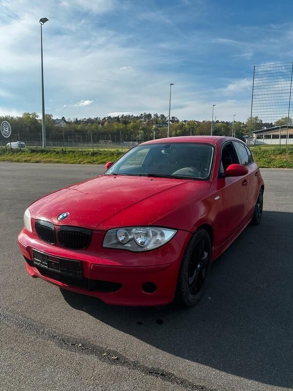 Rot Gebraucht 2005 BMW 116 Kleinwagen | 1.799 € (Superpreis) - Bild 1/4