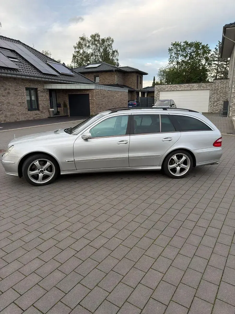 Gebraucht Mercedes E500 Avantgarde 306 PS (225 kW) 2003 Silber Kombi