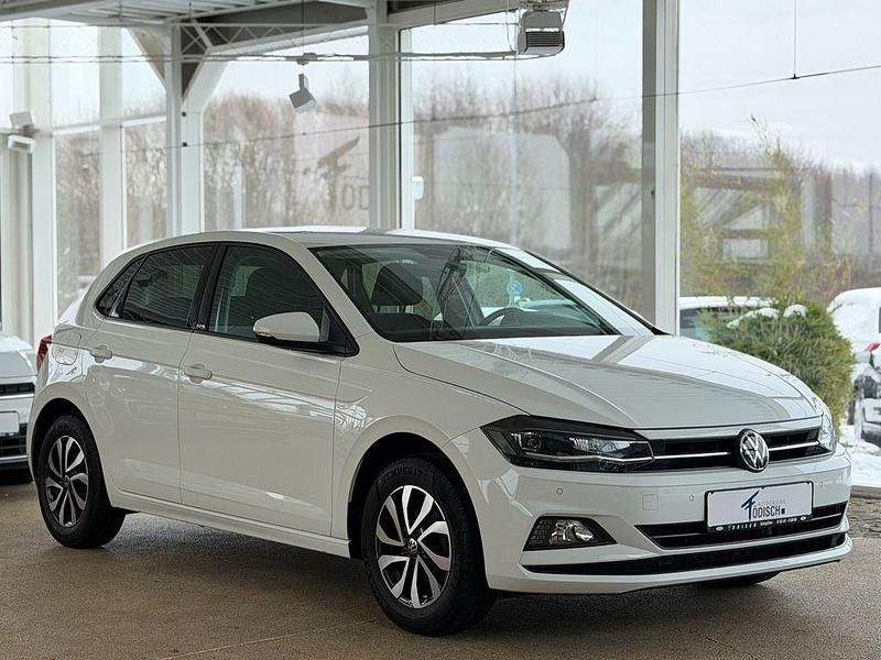 Gebraucht VW Polo Active 140 PS (102 kW) 2021 Weiß Kleinwagen