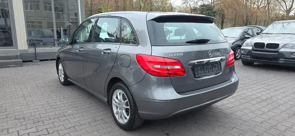 Gebraucht Mercedes B200 156 PS (114 kW) 2012 Grau Kleinwagen