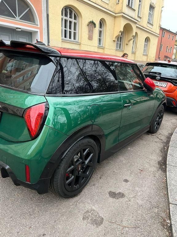 Gebraucht Mini John Cooper Works 231 PS (169 kW) 2025 Grün Kleinwagen