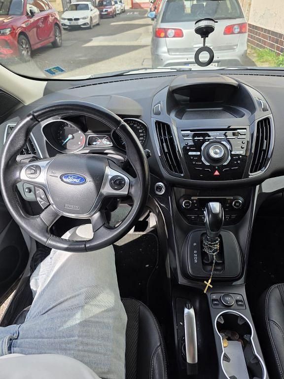 Second-hand Ford Kuga SYNC Edition 182 CP (133 kW) 2014 Alb SUV