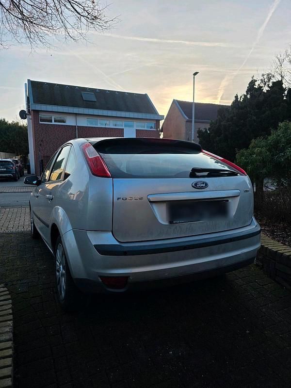 Gebraucht Ford Focus 115 PS (84 kW) 2007 Grau Kleinwagen