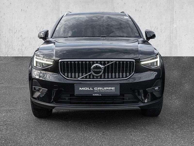 Gebraucht Volvo XC40 Ultimate 179 PS (131 kW) 2022 Onyx black / metallic SUV