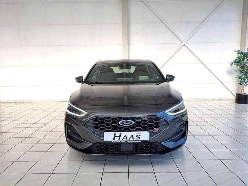 Neu Ford Focus ST 280 PS (205 kW) 2025 Grau Limousine