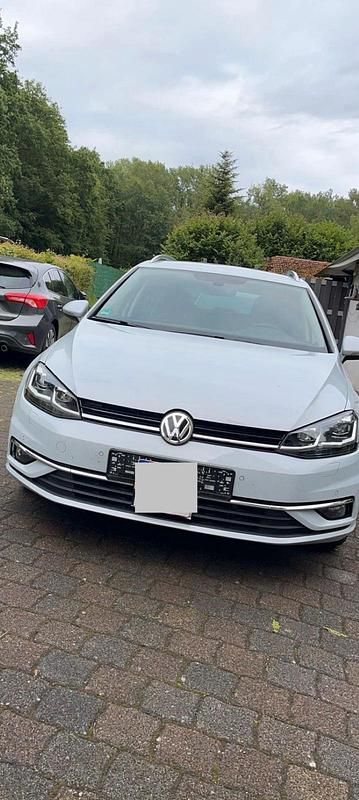 Andere farben Gebraucht 2017 VW Golf VII Kombi | 16.500 € (Teuer) - Bild 1/1