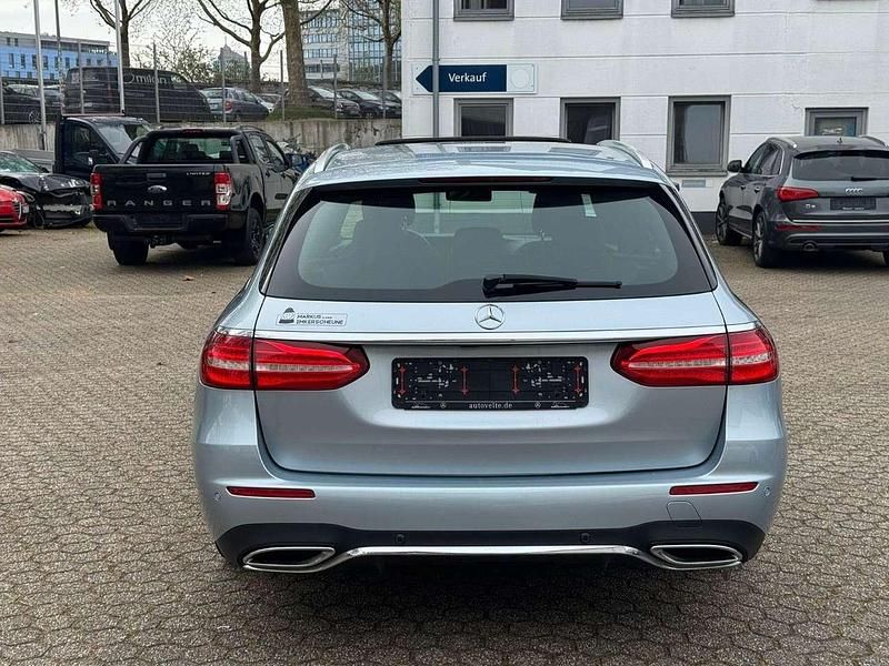 Gebraucht Mercedes E220 AMG line 194 PS (142 kW) 2018 Silber Kombi