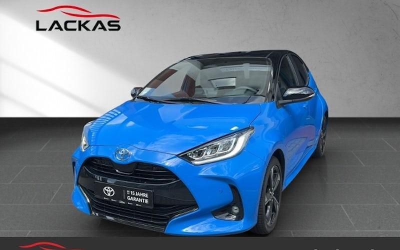 Blau Gebraucht 2024 Toyota Yaris Hybrid Edition Limousine | 25.950 € (Guter Preis) - Bild 1/4