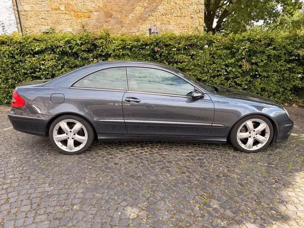 Gebraucht Mercedes CLK220 150 PS (110 kW) 2008 Grau Coupé
