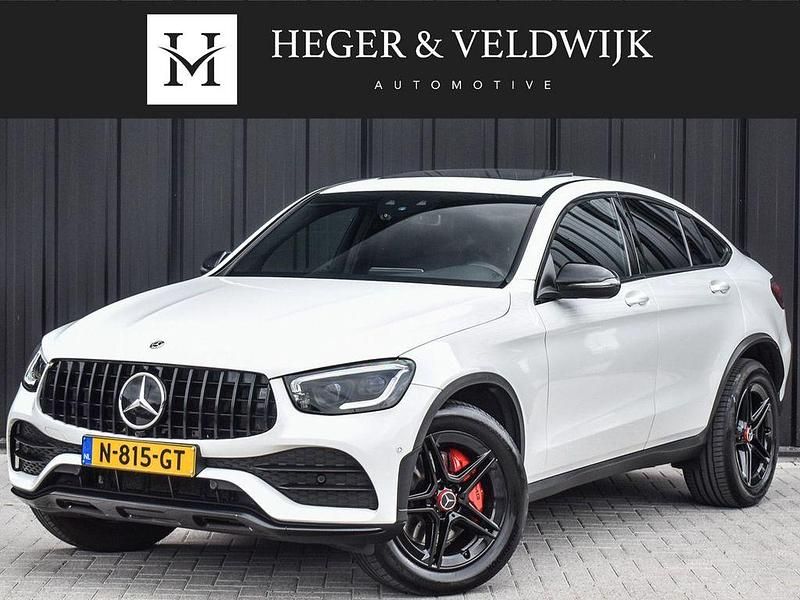 Weiß Gebraucht 2020 Mercedes GLC300e Premium Plus Coupé | 37.510 € - Bild 1/4