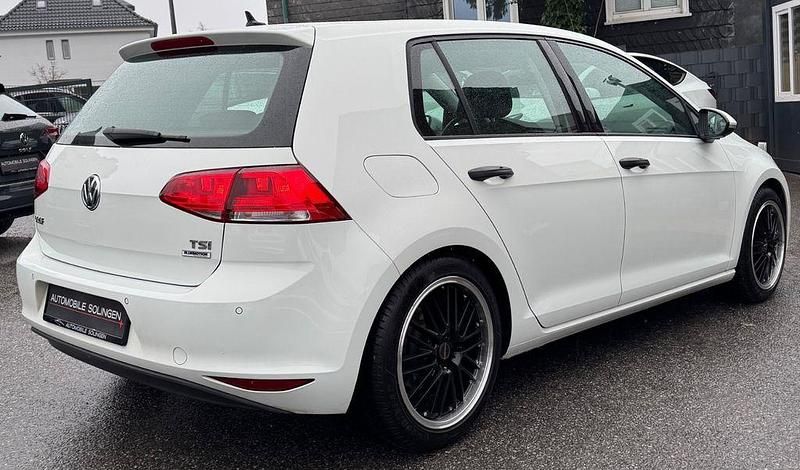 Gebraucht VW Golf VII Trendline 86 PS (63 kW) 2017 Weiß Limousine