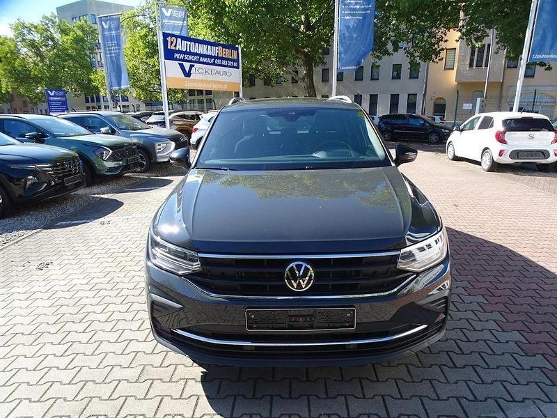 Gebraucht VW Tiguan Active 150 PS (110 kW) 2021 Grau SUV