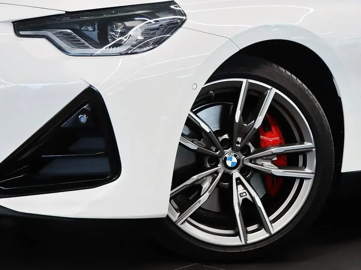 Gebraucht BMW M240i M Sport 374 PS (275 kW) 2023 Alpinweiß uni Coupé