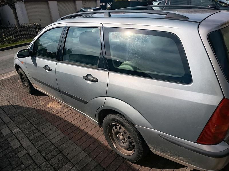 Usata Ford Focus 116 CV (85 kW) 2004 Argento Station wagon