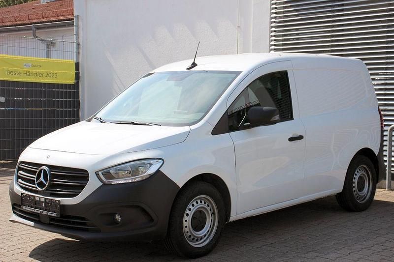 Weiß Gebraucht 2024 Mercedes Citan 110 Van / Kleinbus | 23.690 € (Fairer Preis) - Bild 1/4