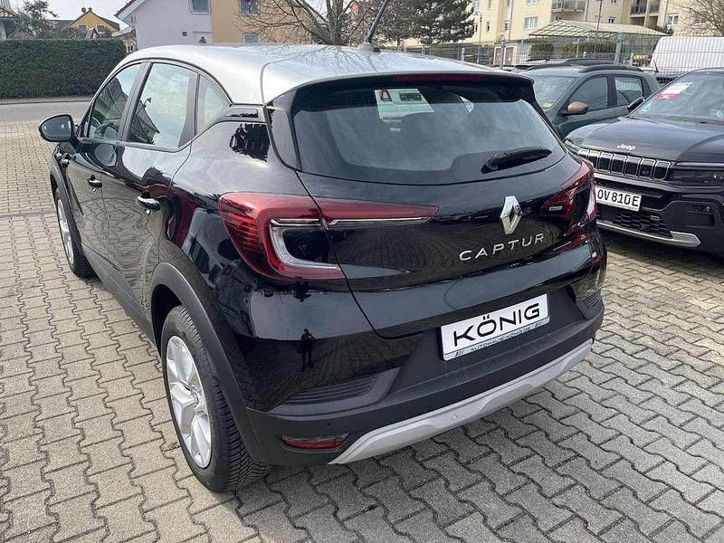 Używany Renault Captur Equilibre 91 KM (66 kW) 2023 Szary SUV