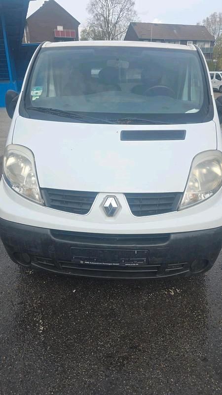 Gebraucht Renault Trafic 114 PS (83 kW) 2010 Weiß Van / Kleinbus