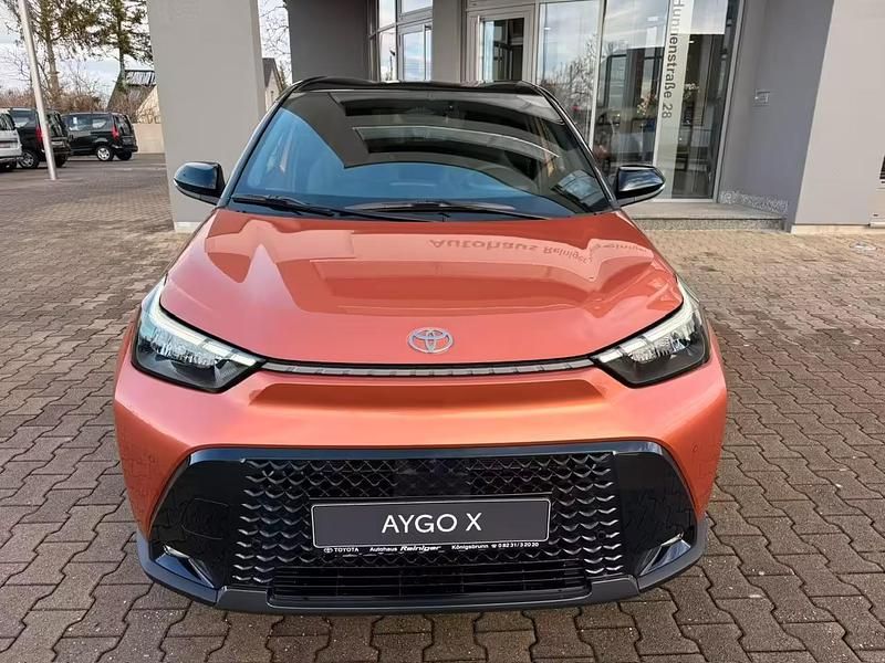 Neu Toyota Aygo X Lounge 116 PS (85 kW) 2026 Orange SUV