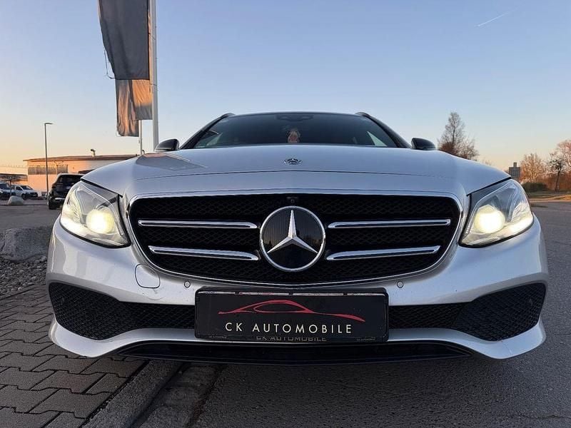Gebraucht Mercedes E220 194 PS (142 kW) 2017 Silber Kombi