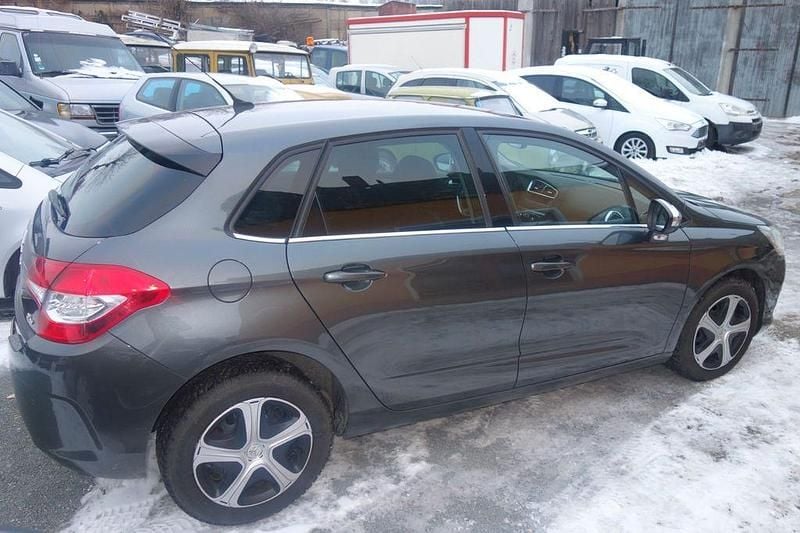 Gebraucht Citroën C4 SELECTION 131 PS (96 kW) 2015 Grau Limousine