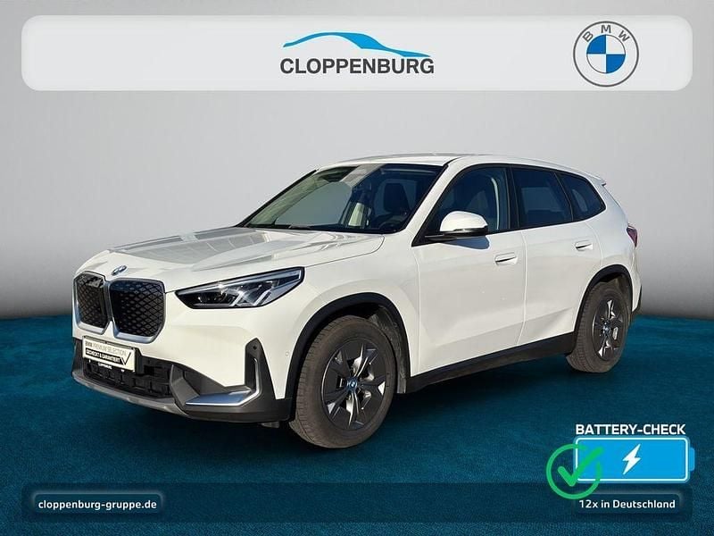 Alpinweiß uni Gebraucht 2023 BMW iX1 Performance SUV | 35.980 € (Fairer Preis) - Bild 1/4