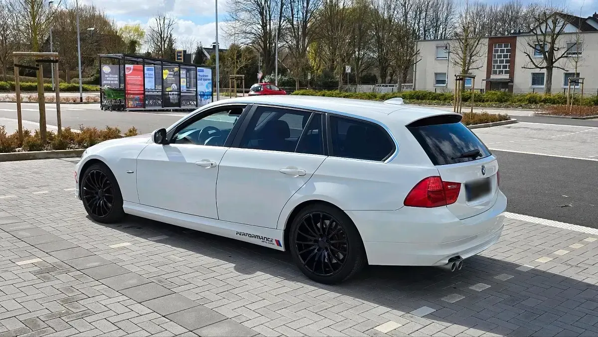 Second-hand BMW 325 204 CP (150 kW) 2011 Break